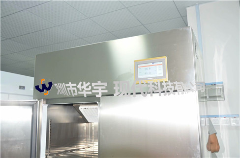 我司為江蘇某外資公司提供1000L帶PLC顯示控製91视频官网网站(圖3)